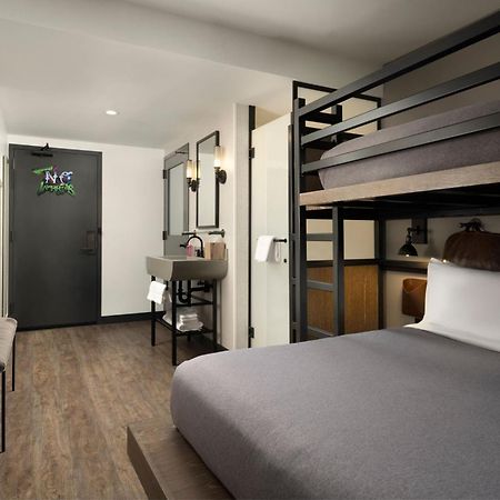 Moxy Chicago Downtown Hotell Exteriör bild